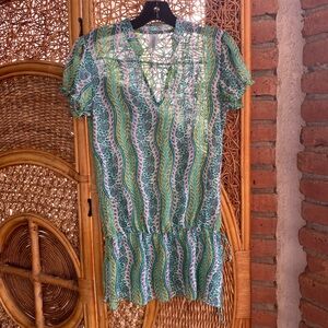 Like New Floral Blouse Top Size Medium Whimsical Gathered Waist Great Condition